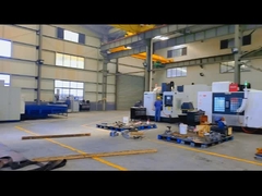 Centri di lavorazione CNC avanzati di medie e grandi dimensioni offrono standard di qualità più elevati per le nostre attrezzature